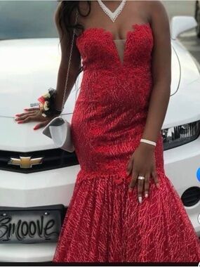 Strapless Red Lace Mermaid Evening Dress